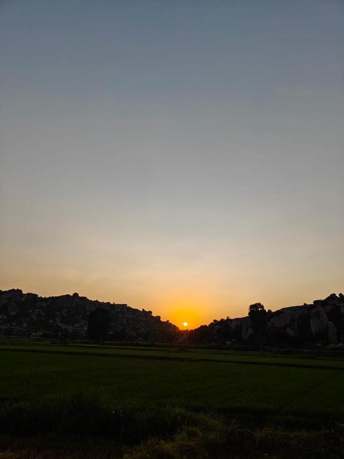 The Sundown Hampi Hotel ภายนอก รูปภาพ