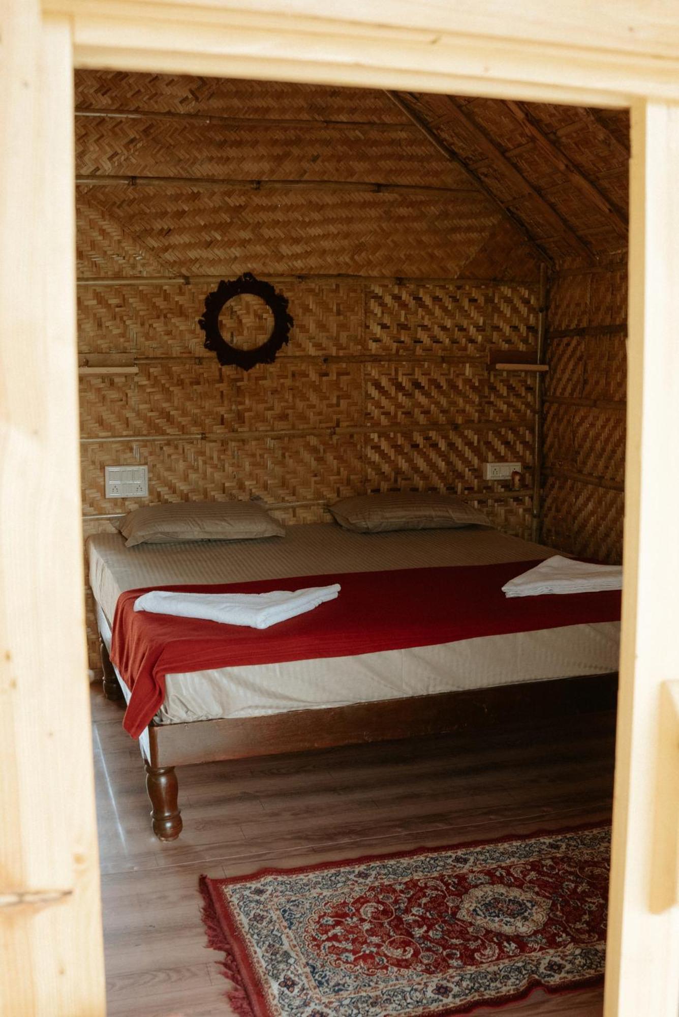 The Sundown Hampi Hotel ภายนอก รูปภาพ