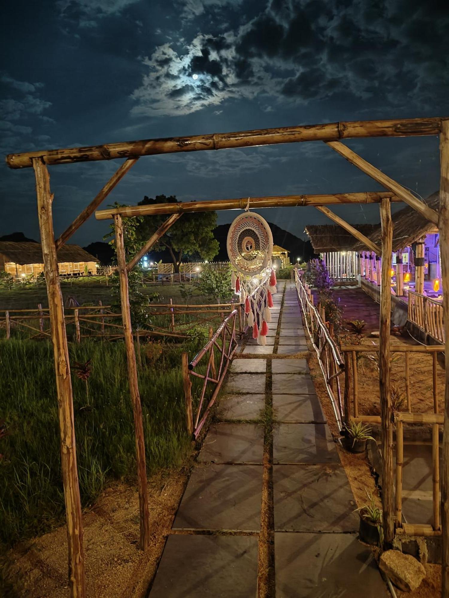 The Sundown Hampi Hotel ภายนอก รูปภาพ