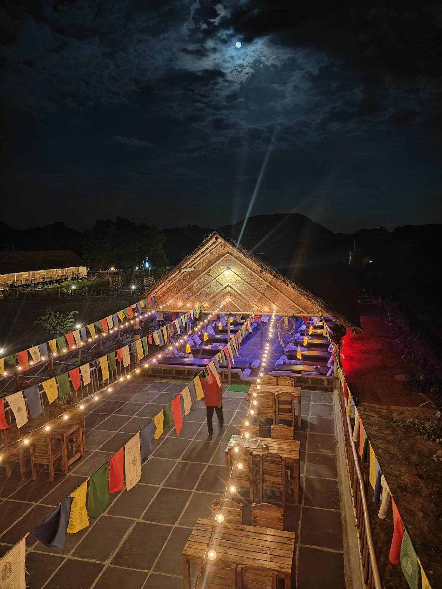 The Sundown Hampi Hotel ภายนอก รูปภาพ